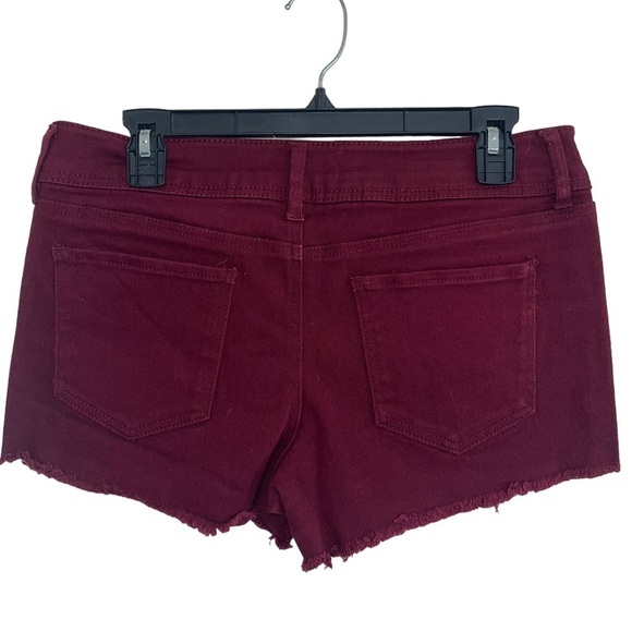 Refuge maroon ruff hem shorts. Size 10 GUC - Picture 2 of 3
